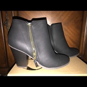 Black zip-up bootie